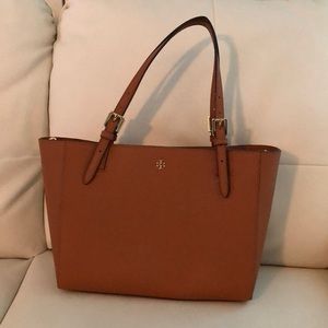 Tory Burch York Buckle Tote in Saddle